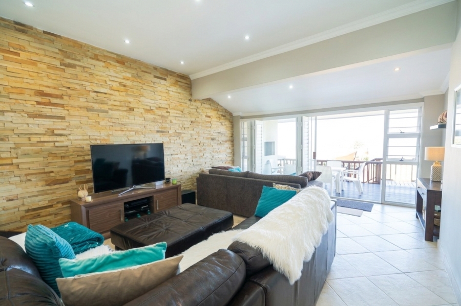 4 Bedroom Property for Sale in Haga Haga Eastern Cape